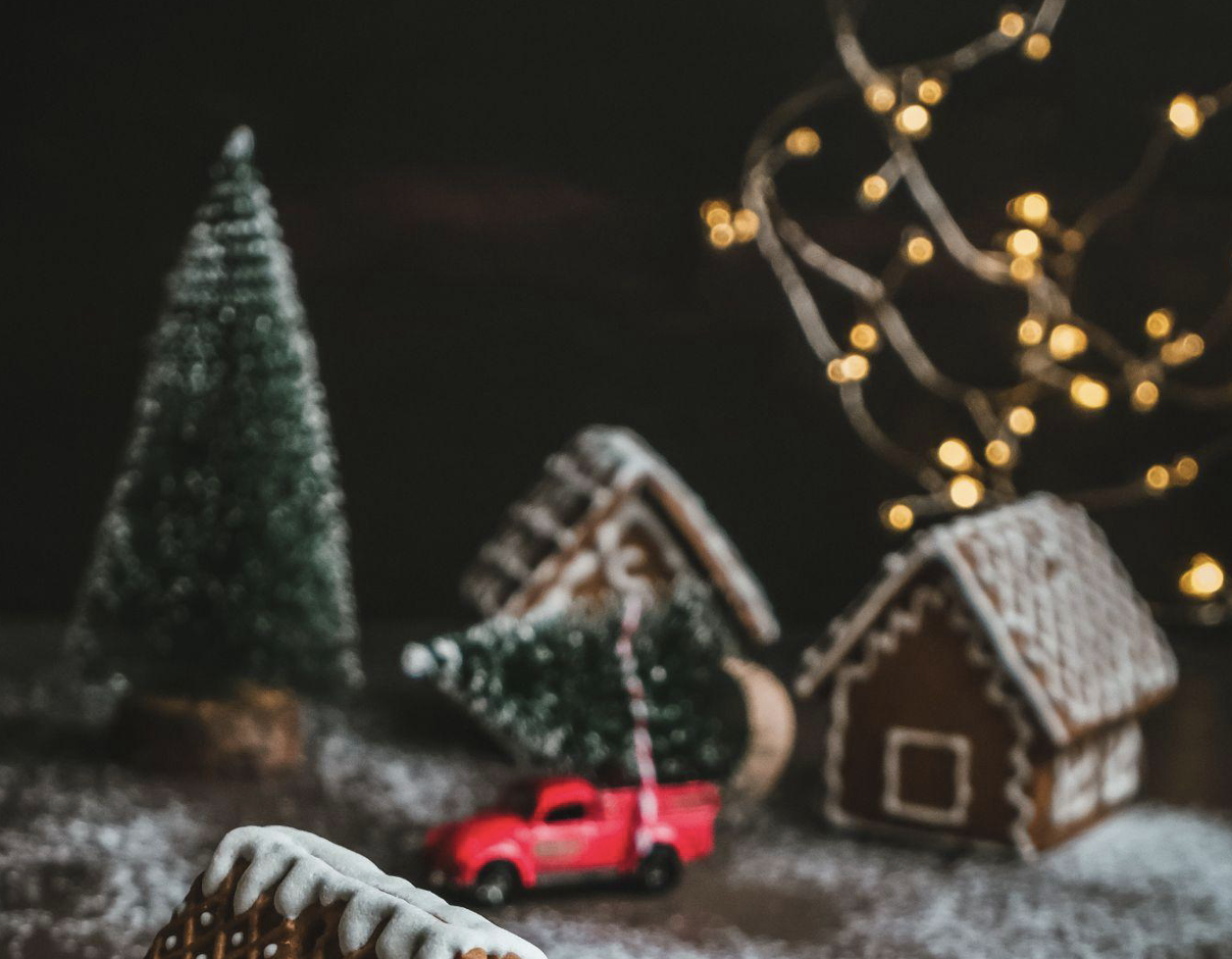 Christmas Wreaths: Tradition, Warmth, and Charity